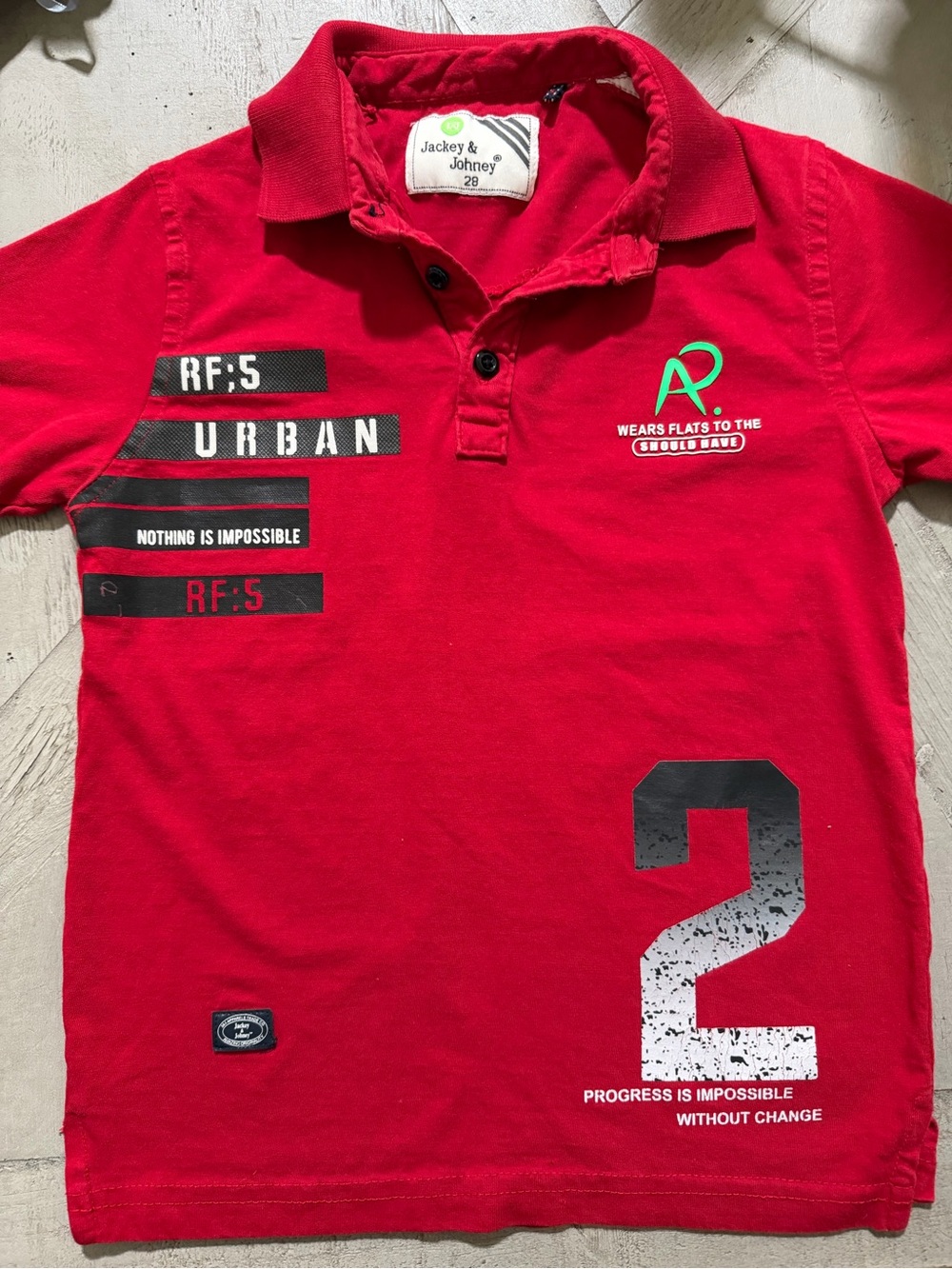 Jackey & Johney Boys' Red Graphic Polo Shirt size 28 (I’m guessing 3-5) GUC